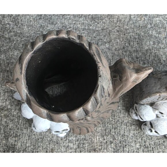 Haunted Tree Stump Candle Holder Set With Skull Decor For Halloween - Picture 3 of 7